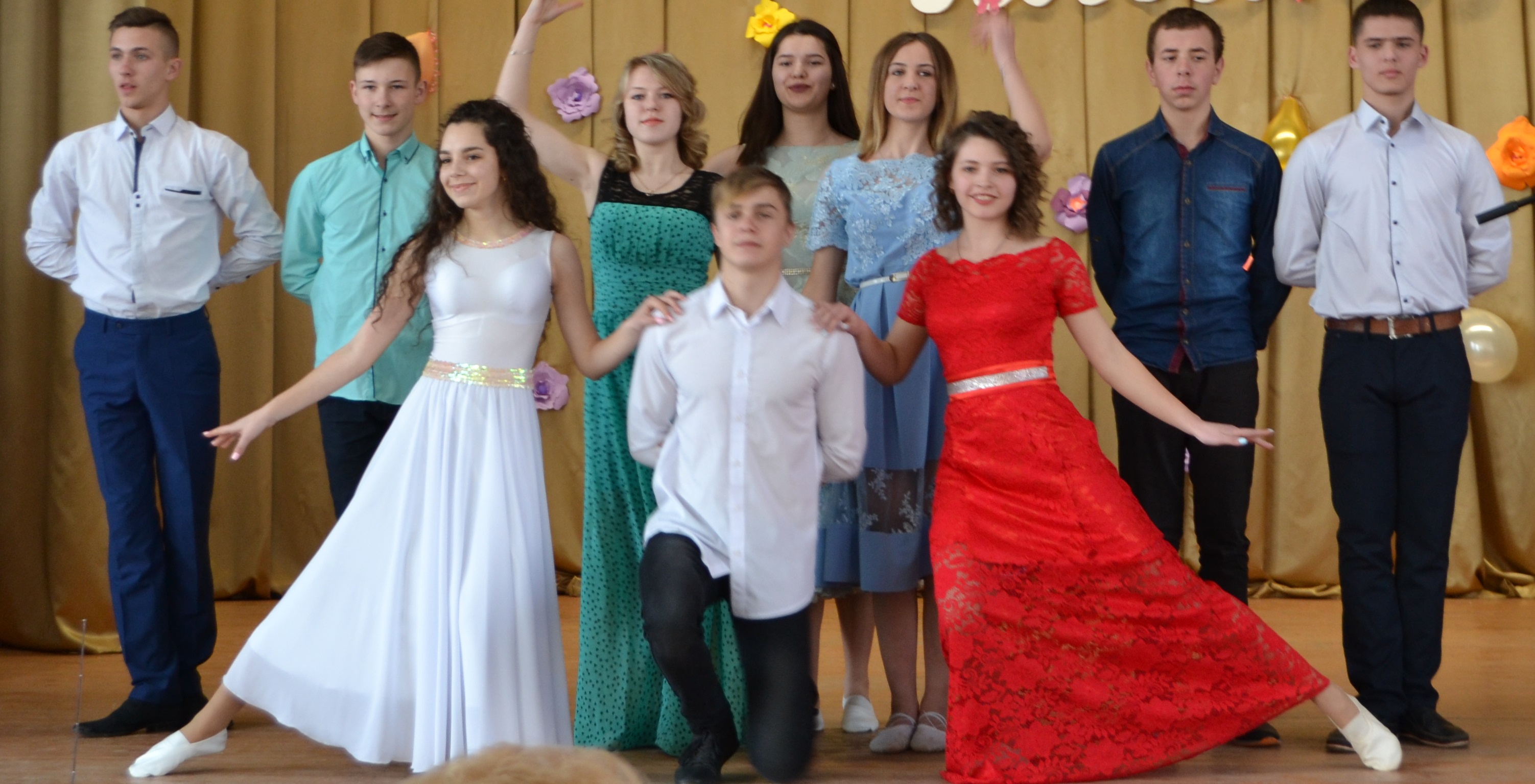 танцювальний та драматичний колектив